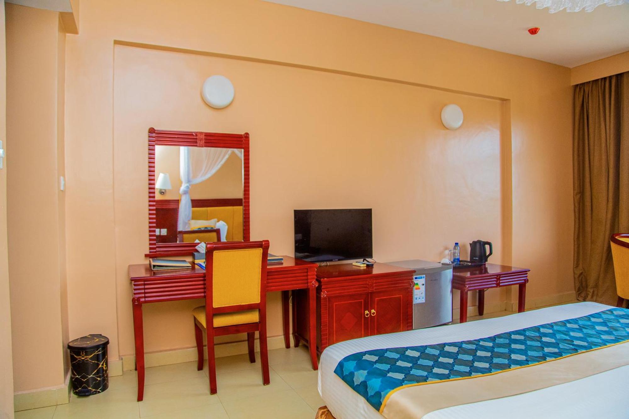 Luwa Evergreen Hotel Mtwara Exteriör bild