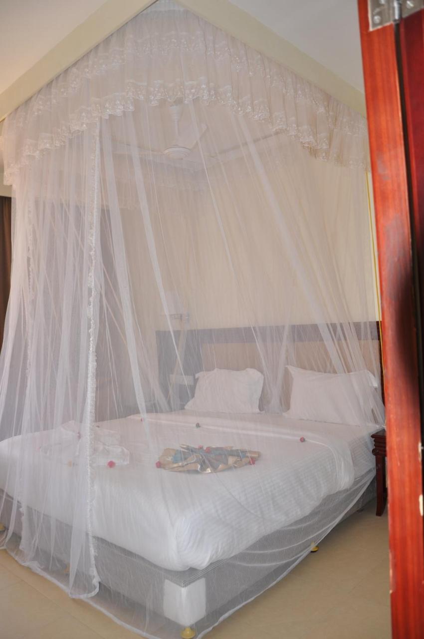 Luwa Evergreen Hotel Mtwara Exteriör bild